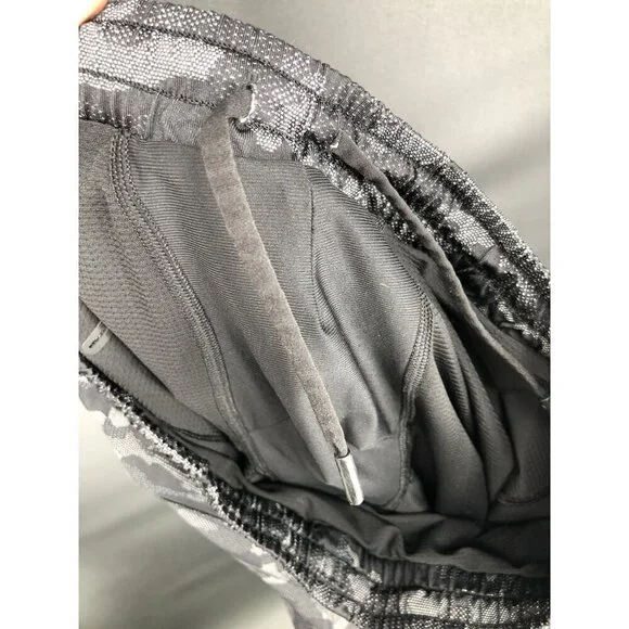 Lululemon Men's Pace Breaker Lined 9" Short M Black Camo Running Athleisure Gym - Picture 5 of 10